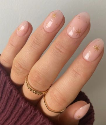 53 Pretty neutral nails that go well with any outfit - miss mv Natural Nail Designs, Custom Press On Nails, Her Nails, Round Nails, Star Nails, Neutral Nails, Gel Nail Designs, Xmas Nails, White Leaf