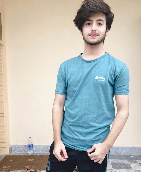 Pakistani Boys Pic, Simple Boy Pic, Arman Malik, Casual Look For Men, Boy Dp, Baby Boy Pictures, Boy Pic, Funny Baby Quotes, Frock For Women