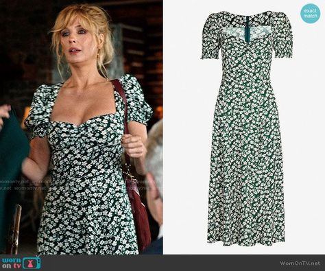 Beth’s green floral midi dress on Yellowstone. Outfit Details: https://wornontv.net/253374/ #Yellowstone Beth Dutton Green Dress, Yellowstone Dress Up, Beth From Yellowstone Outfits, Yellowstone Fashion Beth, Summer Dresses With Boots, Yellowstone Style Women, Yellowstone Outfit Ideas Summer, How To Dress Like Beth Dutton, Yellowstone Theme Party Outfit