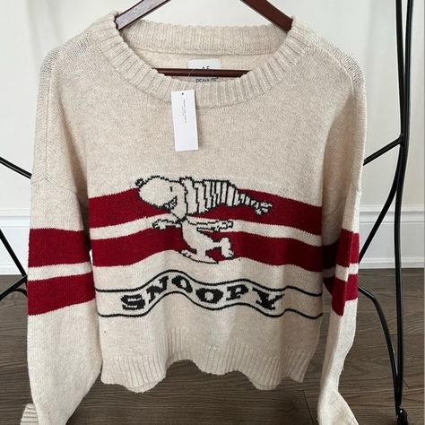 American Eagle Holiday Snoopy Sweater MEDIUM Snoopy Sweaters, Holiday Snoopy, Snoopy Sweater, Victorian Cottage, Snoopy Love, Clothing Vintage, Cable Sweater, Tk Maxx, Colour Red