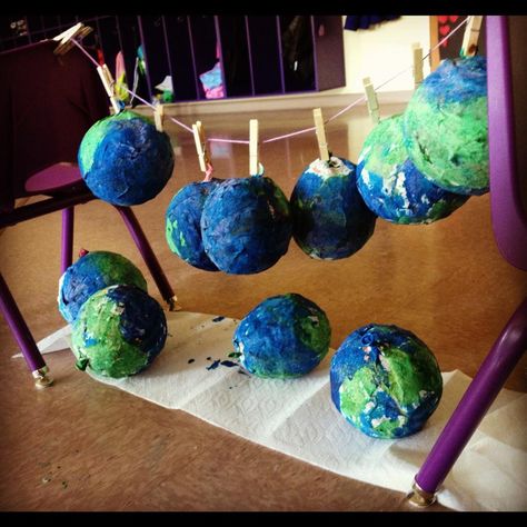 Sun Paper Mache, Paper Mache World, Paper Mache Earth, Paper Mache Planets, Art Homeschool, All The Planets, Sun Paper, Paper Mesh, Tissue Paper Art