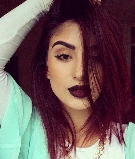 If you're looking to dye your hair red, you need to check out these 10 color ideas! Includes brands like Manic Panic, Joico, Pravana, Rusk, Lakme, and Splat! Pelo Color Vino, Dark Burgundy Hair, Hair Burgundy, Maroon Hair, Hair Color Burgundy, Dark Red Hair, Dark Lipstick, Products Ideas, Burgundy Hair