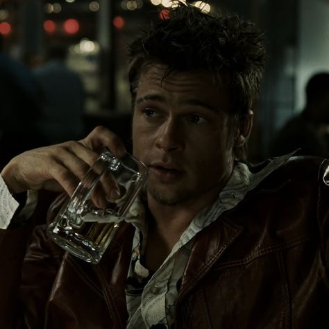 Marla Singer, Chuck Palahniuk, Tyler Durden, David Fincher, Clubbing Aesthetic, I Love Cinema, Film Serie, What’s Going On, Brad Pitt