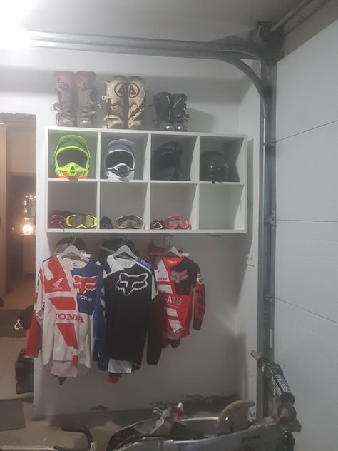 Motocross Dirt bike Fox Storage Garage Motorcycle Helmet Storage, Dirt Bike Helmet Storage, Dirt Bike Storage Garage, Dirt Bike Storage Ideas, Dirt Bike Organization, Garage Motorcycle Storage, Garage Helmet Storage, Helmet Storage Garage, Snowmobile Gear Storage Ideas