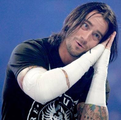 I miss long haired Punk. I wish he'd grow it back out. Cult Of Personality, Wwe Pictures, Jeff Hardy, Pro Wrestler, Wrestling Superstars, Cm Punk, Wwe Wrestlers, John Cena, Professional Wrestling