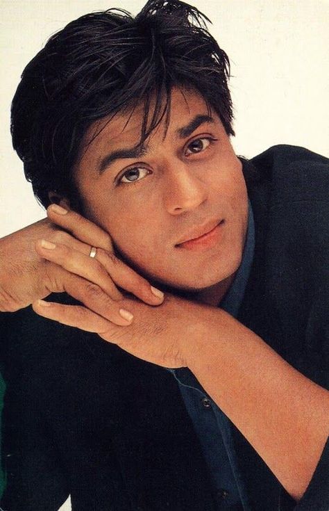 #shahrukhkhan #BollywoodFlashback #90s #muvyz092318 @iamsrk Shahrukh Khan And Kajol, Shah Rukh Khan Movies, Vintage Bollywood Aesthetic, 90s Bollywood Aesthetic, 90s Bollywood, Vintage Bollywood, Shah Rukh Khan, Shahrukh Khan, Salman Khan