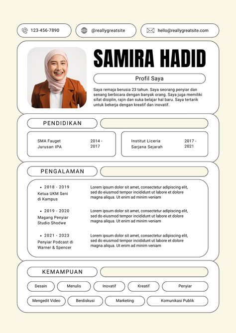 Krem Minimalis Curriculum Vitae Penyiar Podcast Resume - Templates by Canva Curriculum Vitae Design, It Cv, Graphic Design Cv, Creative Cv, Design Cv, Editing Ideas, Cv Resume, Resume Design Template, Aesthetic Stuff