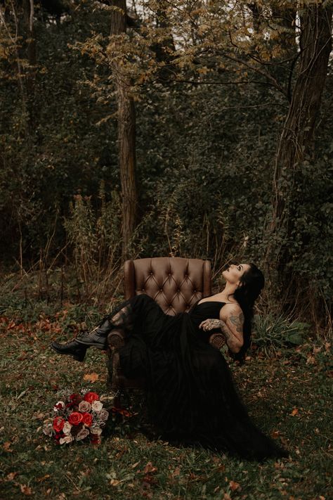 Dark Bride Photoshoot, Witchy Fall Wedding, Vampy Wedding, Haunted Wedding, Dark Romantic Wedding, Chris Cerulli, Goth Bride, Wedding Gothic, Dark Wedding Theme