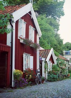 Swedish Houses, Red Houses, Swedish Cottage, Sweden House, Sweden Travel, Red Cottage, Swedish Style, Swedish House, Red House