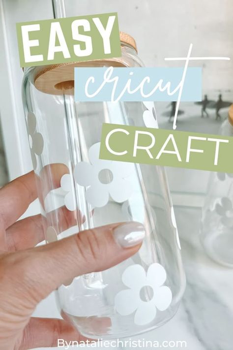 EASY DIY Iced Coffee Glasses Christmas craft ideas #christmascraftideas Christmas craft idea #christmascraftidea #christmas #craft #idea merry christmas #merrychristmas 6.465 Glass Can Vinyl Ideas, Cricut Etched Glass Projects, Cricut Glass Etching, Drinking Glasses Diy, Beginner Cricut Projects, Diy Iced Coffee, Iced Coffee Glasses, Beginner Cricut, Coffee Cup Crafts