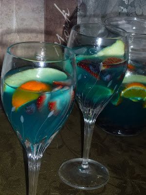 Blue Sangria, Sangria Recipe, Kid Drinks, Blue Cocktails, Sangria Recipes, Blue Curacao, Pretty Drinks, Agave Nectar, Fruit Infused