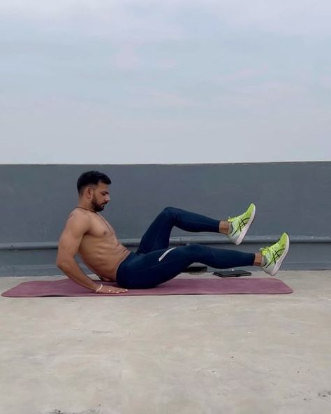 Yogesh Singh on Instagram: "LIKE/SAVE/SHARE & START💪🏻

Start Your Transformation (link in bio)
 
Join 6 Weeks Flat Belly challenge series

1-Knee Ins Into Leg Raises
2- Sit Ups Into Toe Touch 
3-Bird Dog 
4-Seated Criss Cross
5- Dolphin Plank 

#fatloss #weightloss #weightlosstransformation #abs #absworkout #fitnessmotivation #fit #fitnessmotivation #fitnesstips #explorepage #explore #instagram #instagood #instafitness" Workout Nutrition Plan, Knee Crunches, Fitness Nutrition Plan, Belly Challenge, Flat Belly Challenge, Bird Dog, Leg Raises, Core Strength, Nutrition Plans