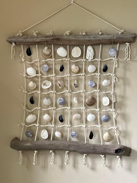 Deco Surf, Seashell Art Diy, Driftwood Art Diy, Shells Diy, Scrapbook Printing, Basket Crafts, Diy Wind Chimes, Shell Crafts Diy, Shell Decor