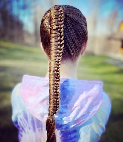 Lara Hubner Anderson on Instagram: "Chinese staircase perfection 😍😍😍 #chinesestaircase #chineseladderbraid #knottedstyle #schoolhair #fancyponytail #momswhobraid #instahair #instabraid #braidoftheday" Chinese Braids, Chinese Ladder Braid, Chinese Staircase, Fancy Ponytail, Ladder Braid, Hairstyles For School, Thick Hair, Thick Hair Styles, Braided Hairstyles