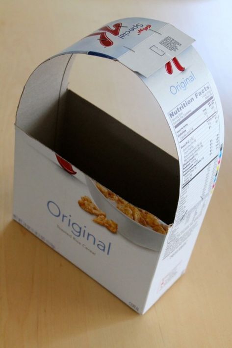 This recycled cardboard box Easter basket is easy to make. Decorate it any way you like or leave it undecorated! #easter #easterbasket #recycledcrafts #recycledbox #cardboardbox #easycrafts #cardboardboxeasterbasket #craftgossip Diy Paper Basket, Recycled Crafts Kids Projects, Cereal Box Craft, Homemade Easter Baskets, Easter Basket Crafts, Crafts Unique, Recycled Crafts Kids, Basket Crafts, Unique Storage