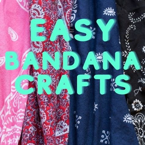 Bandana's are an inexpensive piece of fabric that can be used in so many ways. Here we are sharing easy bandana crafts that you can DIY quickly and easily. Things To Do With A Bandana, Diy Bandana Top, Bandana Projects, Boho Sewing, Bandana Bag, Diy Bandana, Bandana Diy, Bandana Wreath, Bandana Quilt