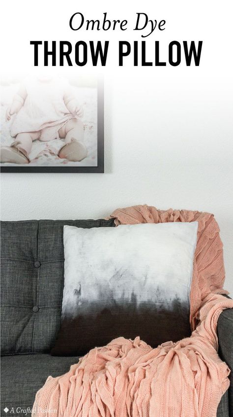 Make this ombre dye pillow to decorate in your living room. This dip dye method is perfect for easy DIY home decor. #diy #homedecor Bar Stool Makeover, Stool Makeover, Dyed Pillows, Easy Diy Home Decor, Diy Textiles, Diy Ombre, Diy Home Decor Bedroom, Diy Makeover, Diy Home Decor On A Budget