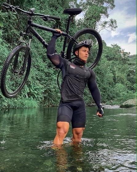 Cardio Workout Routine, Mens Cycling Clothes, Cycling Attire, Cycling Photography, Gym Guys, Lycra Men, Endurance Workout, Bike Photography, Mens Cycling