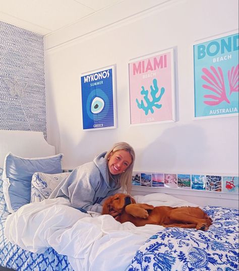 #preppy #bedroom #bedroominspo #trendy #aesthetic #blue #notmypicture #credit Costal Granddaughter Dorm Room Decor, Dorm Room Aesthetic Minimalist, Ucla Dorm, Beach Dorm, Cute Dorm Ideas, London Room, White Dorm Room, Pretty Dorm Room, Dorm Themes