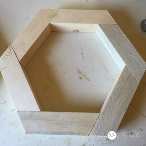 Hexagon Planter, Diy Wood Planters, Koti Diy, Wood Hexagon, Wood Pile, Desain Quilling, Scrap Wood Projects, Popular Woodworking, Diy Holz