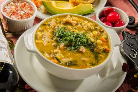 Colombian Food, Deli Food, Cheeseburger Chowder, Chowder, Cheeseburger, Food And Drink, Favorite Recipes, Ethnic Recipes