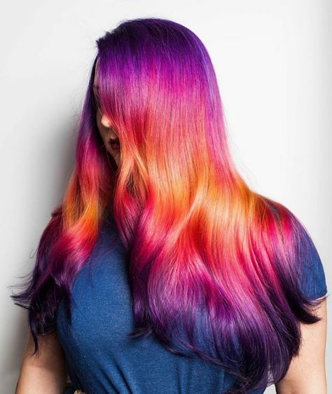 Halloween Hair Color Ideas, Halloween Hair Color, Holographic Hair, Sunset Hair, Vivid Hair Color, New Hair Trends, Rainbow Hair Color, Costume Noir, Pretty Hair Color