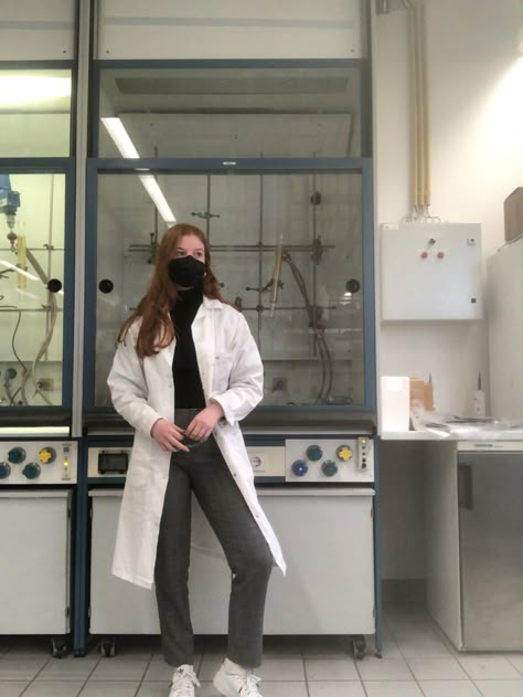 day in the lab, chemistry biology women in science Lab Tech Work Outfit, Chem Lab Outfit College, Chemistry Lab Outfit, Science Lab Outfit, Research Lab Outfit, Lab Outfit Aesthetic, Cute Lab Safe Outfits, Lab Assistant Outfit, Scientist Work Outfits