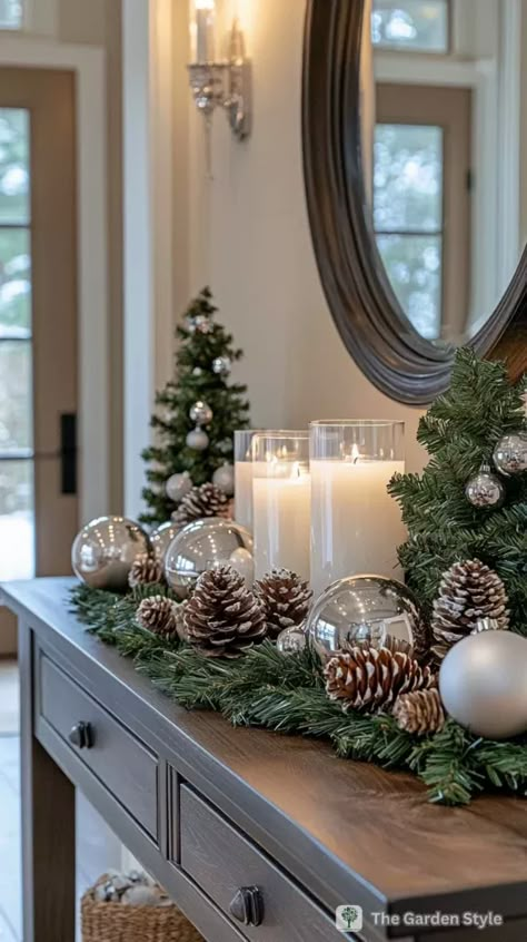 Creative Christmas Decorations, White Christmas Decorations, Cozy Winter Decor, Country Christmas Decorations, Winter Decorating, Xmas Deco, Christmas Decor Inspiration, Christmas Themes Decorations, Christmas Tree Decorating