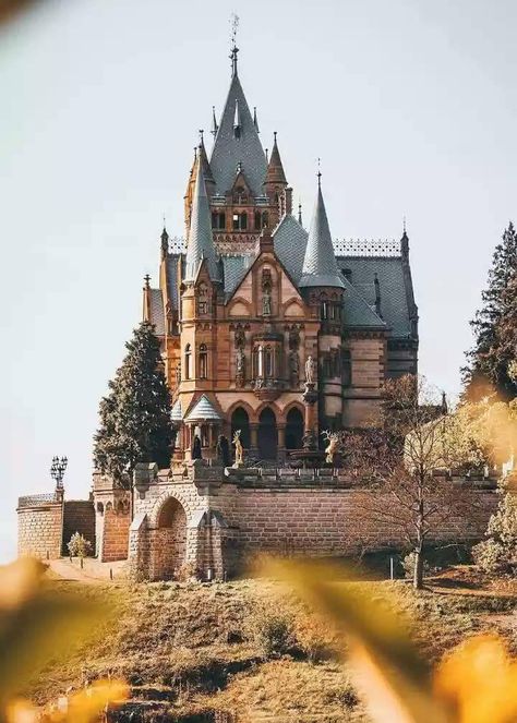 Castle Aesthetic, Chateau France, Fantasy Castle, Beautiful Castles, Fantasy Aesthetic, Beautiful Places To Travel, Beautiful Architecture, Beautiful Buildings, Pretty Places