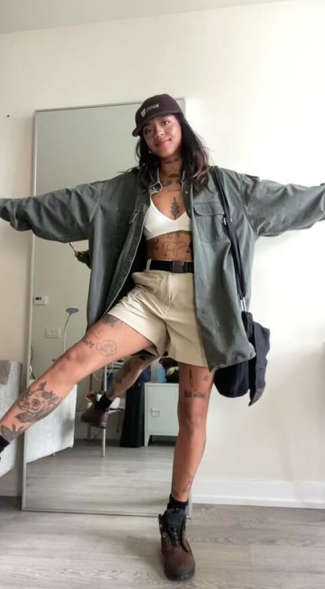 How to Get Tomboy Femme Style – TikTok Trend Watch 2024 Pakaian Hipster, Tomboy Femme, Look Grunge, Fest Outfits, Mode Hippie, Pastel Outfit, Mode Boho, Shein Outfits, Tomboy Outfits