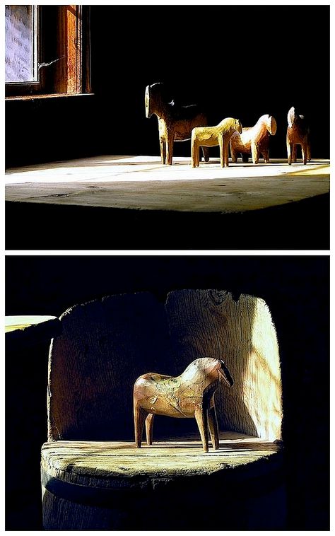 Scandinavian Horse, Creative Wall Design, Swedish Dala Horse, Pictures Of Horses, Scandinavia Design, Beautiful Composition, Wabi Sabi Art, Wabi Sabi Style, Wooden Horse