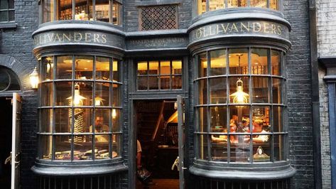 GC6MPFR Ollivander's Wand Shop (Traditional Cache) in Florida, United States created by raisingthewild Diagon Alley Shops, Harry Potter Store, Harry Potter Orlando, Wand Shop, Nicolas Flamel, Harry Potter Halloween, Bellatrix Lestrange, Universal Studios Florida, Diagon Alley