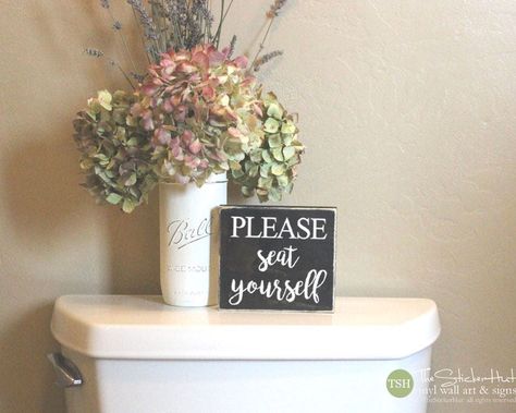 Please Seat Yourself, Kids Bathroom Sign, Primitive Bathrooms, Funny Bathroom Decor, Signs Funny, Funny Bathroom Signs, Ideas Hogar, Bathroom Sign, Funny Bathroom