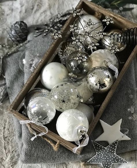 Christmas Grey Aesthetic, Silver Christmas Aesthetic, Cover Picture, Christmas Cottage, Grey Christmas, Tis The Season To Be Jolly, Gray Aesthetic, Xmas Presents, Silver Christmas