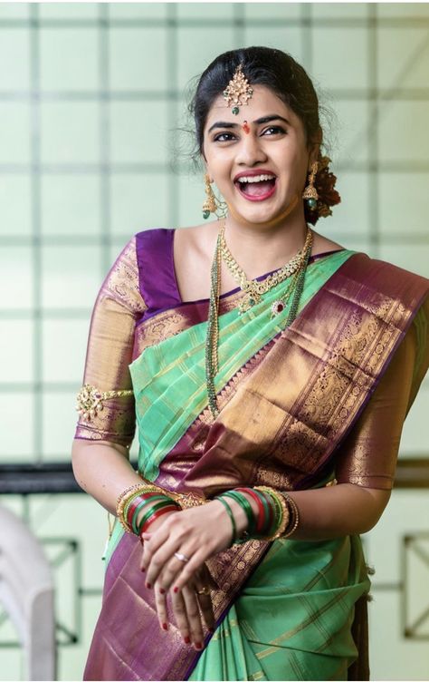 Bridal Sarees Color Combinations, Green And Violet Pattu Saree, Blouse Designs For Green Blouse, Gadwal Pattu Saree Blouse Designs, Silk Sarees Colour Combinations, Trending Silk Saree Colors, Pattu Sarees For Engagement, Sarees Pattu Weddings, Lux Green Saree Contrast Blouse