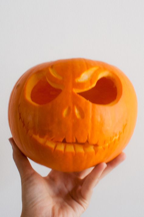 Paso a paso: Calabaza Jack Skellington, visto en IamaMess blog Halloween Calabazas, Jack Skellington, Halloween, Art