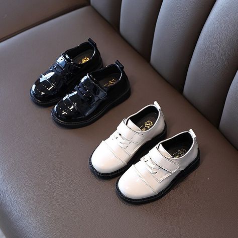 Boys Loafers, Sneakers For Boys, Shoes For Boys, Leather Loafer Shoes, Patent Leather Loafers, Black Shoe, Patent Leather Shoes, Spring Baby, Boys Sneakers