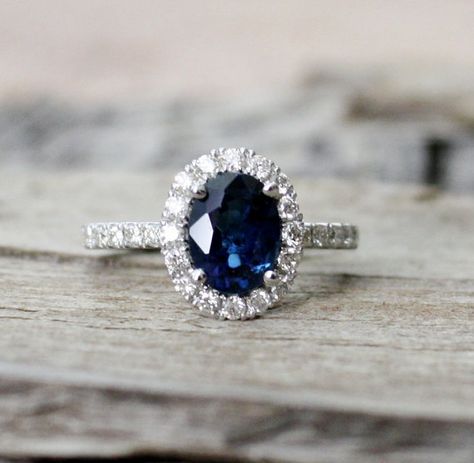 Cornflower Blue Sapphire, Sapphire Diamond Engagement, Sapphire Rings, Sapphire And Diamond Ring, Blue Sapphire Diamond, Anniversary Jewelry, Bling Rings, Halo Engagement Rings, Halo Diamond Ring