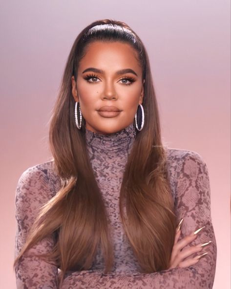 Khloe Kardashian Funny Pics, Khloe Kardashian Ponytail, Khloe Kardashian Funny, Khloe Kardashian Face, Khloe Kardashian Hairstyles, Khloe Kardashian Makeup, Kardashian Girls, Beauty Works Hair Extensions, Kardashians Jenner