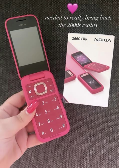 Nokia 2660 Flip Aesthetic, Flip Phone 2000s Aesthetic, Bedazzled Flip Phone, Nokia Flip Phone, Flip Phone Accessories, 2000s Flip Phone, Flip Phone 2000s, Pink Nokia, Cute Flip Phones