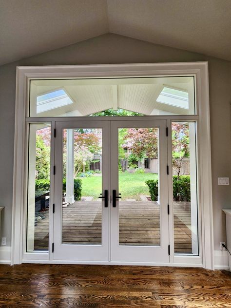 *INTERIOR SHOT* This gorgeous #custom #solidmahogany @amberwooddoors1 *DOUBLE DOOR*, looks absolutely stunning from the inside becoming part of this lovely home's #interiordesign & blurs the lines between #indooroutdoorliving! Call, email or visit Amberwood Doors' #outstanding #Toronto #showroom today for your amazing #customdoors! 416-213-8007 or 1-800-861-3591 #CANADA🇨🇦 & #USA🇺🇸 Shipping #amberwooddoors #quality #doorsofdistinction #doorsoftheworld #doors #doorgoals #madeincanada🇨🇦 Double Front Door With Side Panels, Amberwood Doors, Double Door Bathroom, Entrance Apartment, House Foyer, Double Door Entryway, Hart House, Double Door Entrance, Big Doors