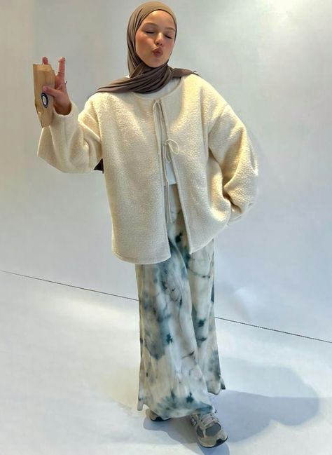 Ig: wissxo Modest Outfits Muslim, Modest Girly Outfits, Cute Modest Outfits, Muslim Outfits Casual, Hijabi Fashion Casual, Hijabi Style, Hijabi Outfits Casual, Modesty Fashion, Muslim Outfits