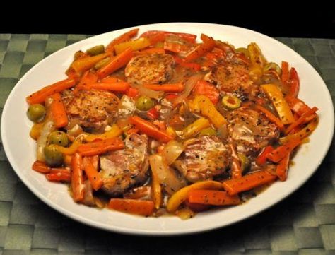 Spanish Pork, Pork Marinade, Pork Dinner, Tenderloin Recipes, Pork Tenderloin Recipes, Keto Recipes Dinner, Fall Dinner, Spicy Sauce, Eat Clean