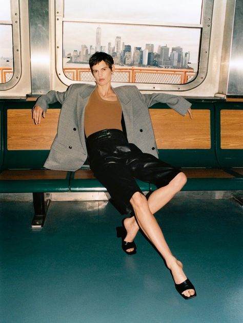 Saskia de Brauw PORTER Edit 2019 Cover Fashion Editorial | Page 2 Quentin De Briey, Saskia De Brauw, Oversized Blazers, Porter Magazine, Getaway Outfit, New York Harbor, Marcel Proust, Magazine Editorial, Haider Ackermann