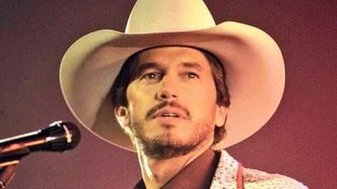 Pure Country Movie, George Strait Pure Country, Old Country Music Singers, Young George Strait, Strait Music, George Strait Family, Friday Night Fever, Old Country Music, Pure Country