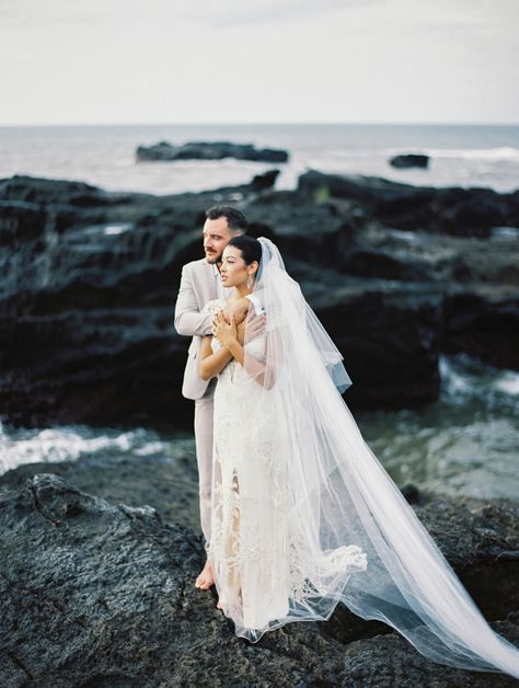 Intimate Bali Elopement Inspiration at the Blue Karmadijiwa Villas | Bali Wedding Inspiration Bali Elopement, Bali Villa Wedding, Bali Wedding Ceremony, Bali Portrait Photography, Bali Wedding Photography, Apurva Kempinski Bali Wedding, Indonesian Wedding, Picnic Engagement, Romantic Picnics