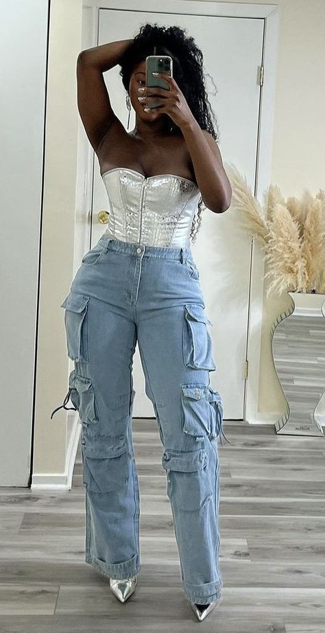 Jean Cargo Pants Outfit Black Women, Baggy Club Outfits, Beyonce Concert Outfit Ideas Black Women, Daniel Caesar Concert Outfit Ideas, Denim Cargo Pants Outfit Black Women, Corset Outfit Black Women Birthday, Denim Corset Outfit Black Women, Corset And Jeans Outfit Black Women, Fashion Inspo Outfits Black Women