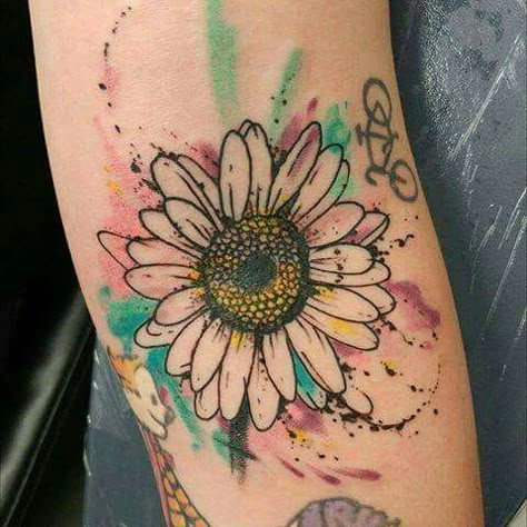 Watercolor Daisy Tattoo, Daisy Watercolor, Daisy Tattoo Designs, Sunflower Tattoo Shoulder, Daisy Tattoo, Small Tattoos Simple, Disney Tattoo, Flower Tattoo Sleeve, Sunflower Tattoos