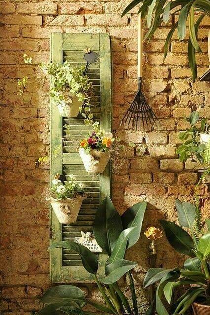 Old Window Shutters, Old Shutters, Walled Garden, Secret Gardens, Have Inspiration, The Secret Garden, Tree Stump, Cool Ideas, Shade Garden