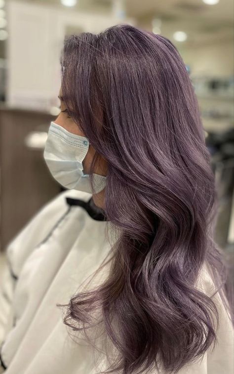 Dark Lavender Hair, Bleach Highlights, Lavender Highlights, Highlights Balayage, Violet Hair, Lavender Brown, Kpop Hair, Hairstyles For Layered Hair, Lavender Hair